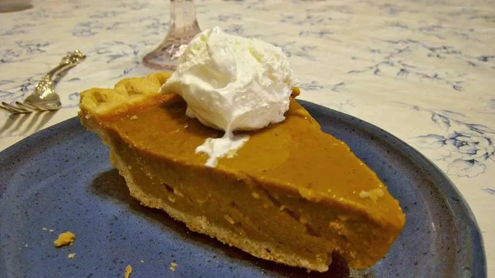 These cool whip cheesecakes are creamy, dreamy and amazingly easy - Cool Whip Cheesecake Image 2
