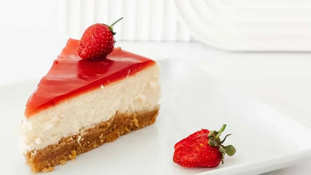These cool whip cheesecakes are creamy, dreamy and amazingly easy - Cool Whip Cheesecake Image 3