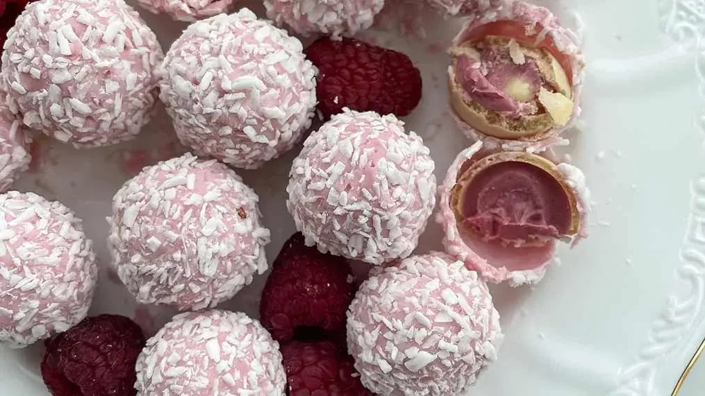 These poppable balls taste like traditional cheesecakes but you won’t need a fork - Cheesecake Image 2