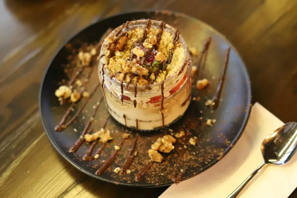 This Apple Crumb Cheesecake Marries the Best of Pie and Cheesecake Together - Apple Crumble Cheesecake 2