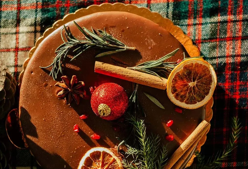 This chocolate orange cream cake recipe is sheer perfection - Chocolate Cake with Orange Forsting - 2