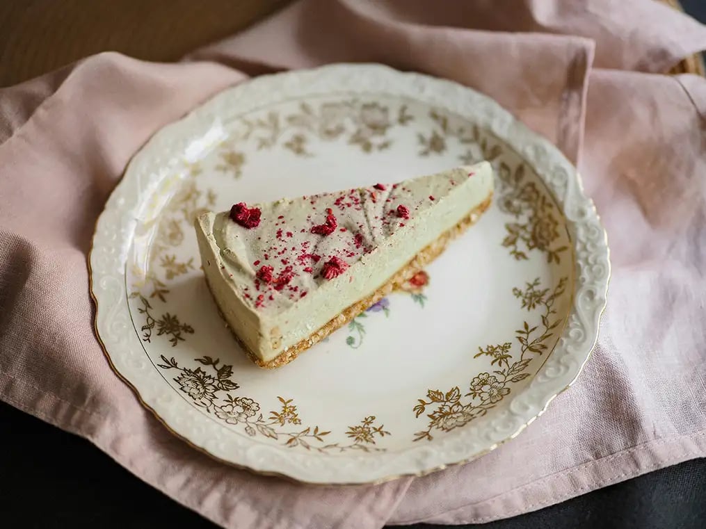 This Philadelphia No-bake Cheesecake is a Quick and Easy Dessert for any Gathering - Philadelphia Cheesecake 3