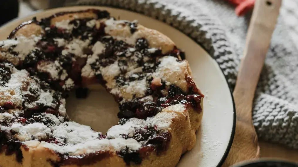 This sweet and delicious blueberry cake is perfect for any celebration - Blueberry Cake - 3