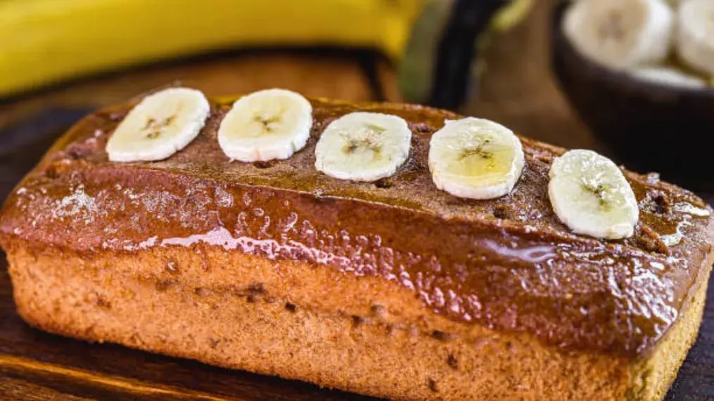 How To Make A Moist Banana Cake