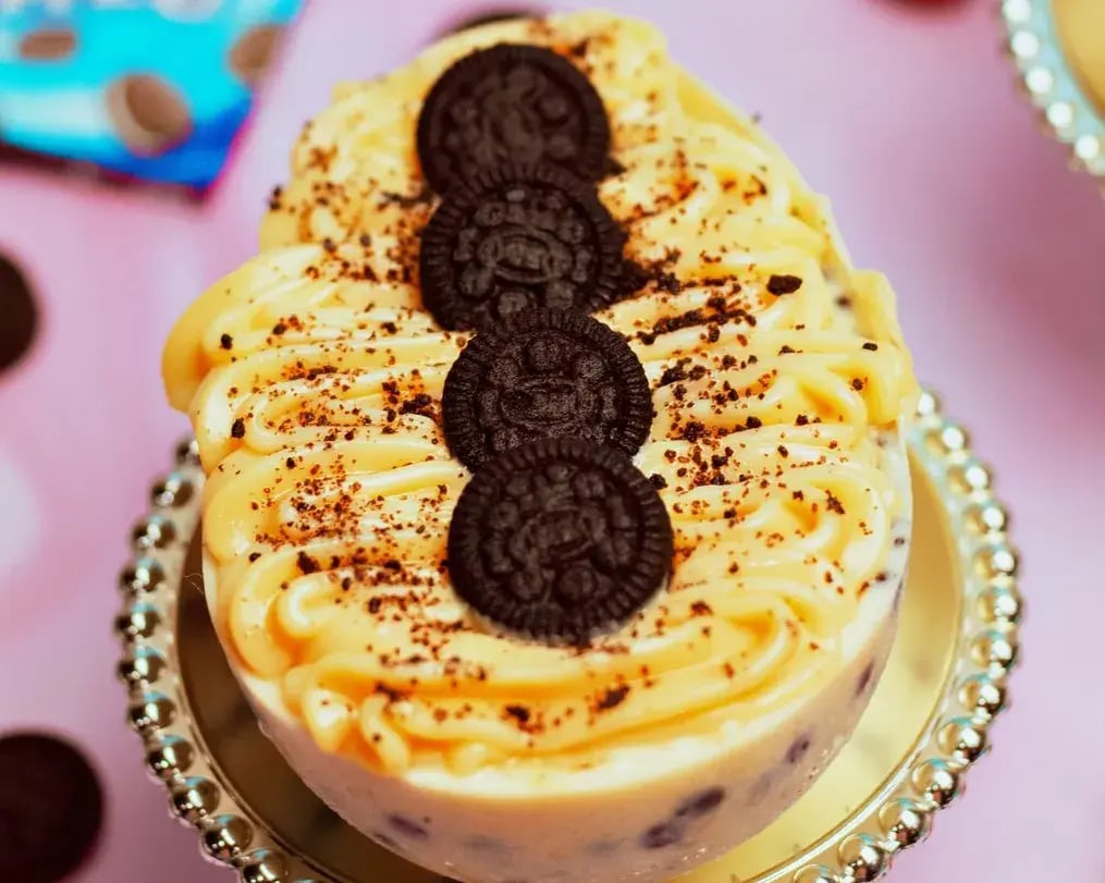 Top 5 Cupcake &amp; Cake Ideas for a Sweet Mother’s Day Celebration - Different-Shaped Mini Cakes
