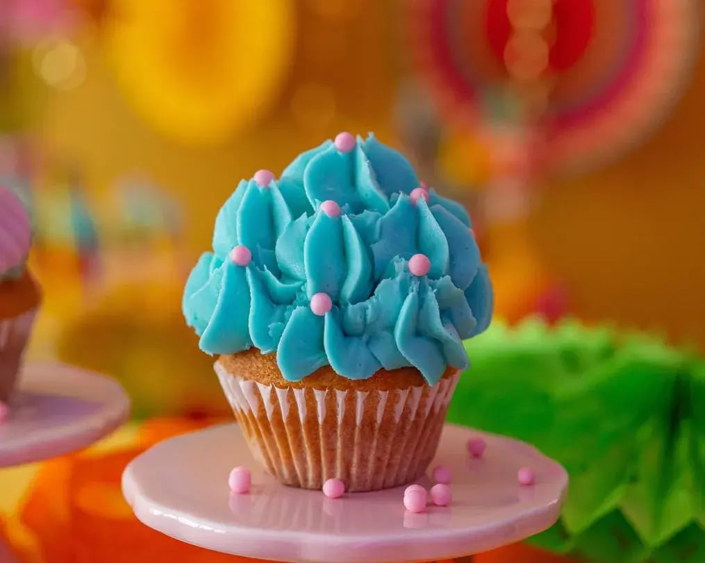 Top 5 Cupcake &amp; Cake Ideas for a Sweet Mother’s Day Celebration - Floral Bouquet Cupcakes