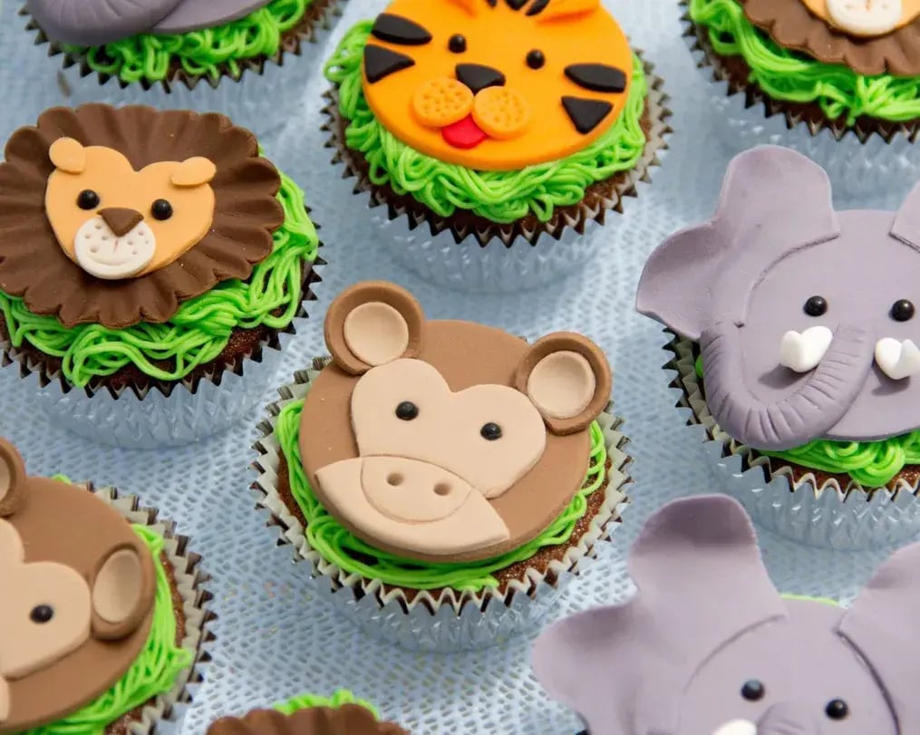 Top 5 Cupcake &amp; Cake Ideas for a Sweet Mother’s Day Celebration - Word or Animal Cupcakes