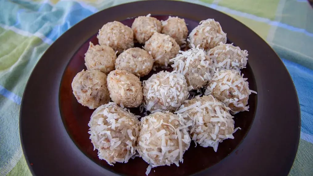 Top 5 Fasting Desserts That Fit Buddha Purnima Traditions - Coconut Ladoo