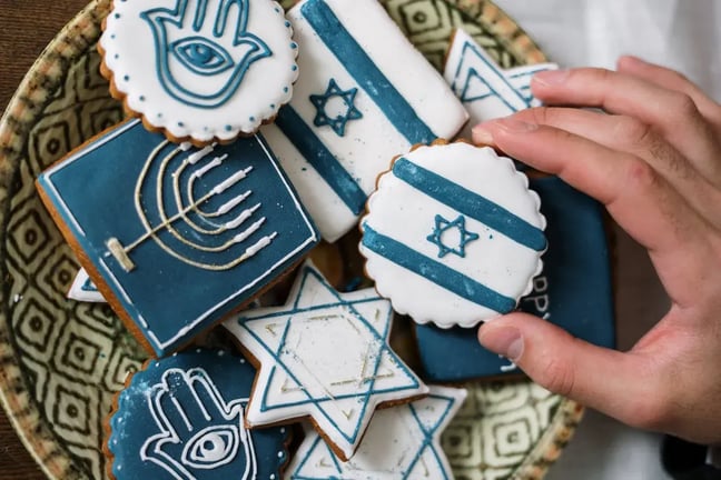 Traditional Hanukkah Desserts: Easy Recipes for the Festive Season