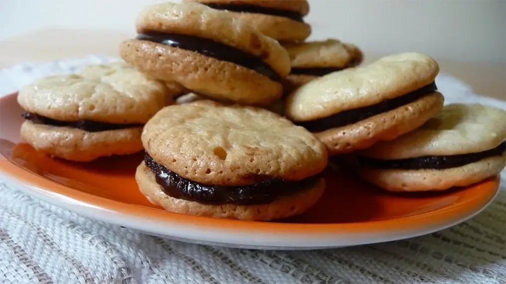 Cranberry Chocolate Sandwich Cookies