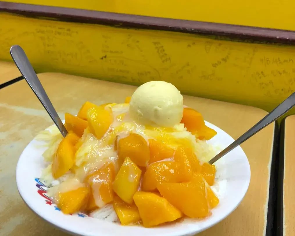 Mango Dessert With Cashew And Silk Chocolate