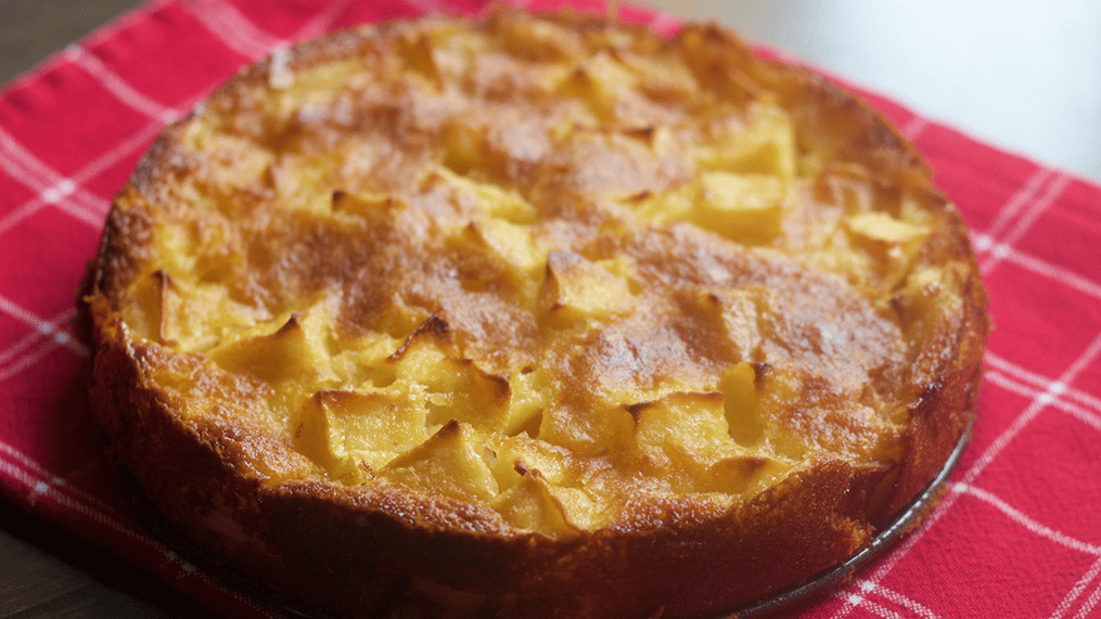 apple-cake-with-sweet-almond-oil