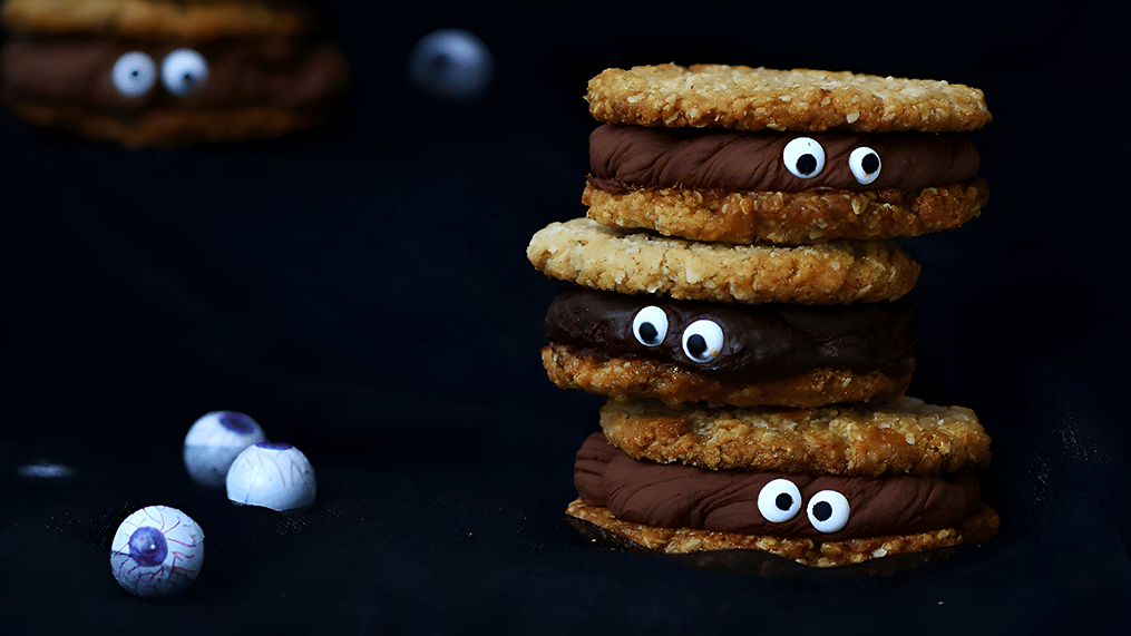 somethings-peeking-cookies