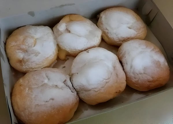 Two recipes of the choicest Italian dessert pastry you need to try