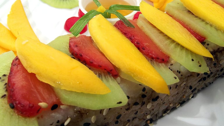 Unique desserts edition: DIY dessert sushi featuring fruits 