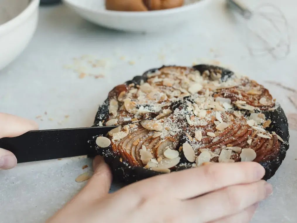 Walnut and Dates Cake