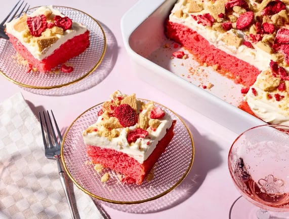 Unique Variations of Strawberry Crunch Cake for Birthday Parties  - Feature