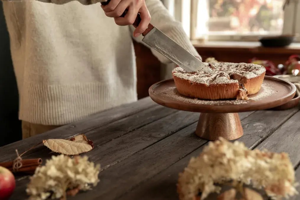 Usher in winter with this moist cinnamon apple cake - Cinnamon Apple Cake - 2
