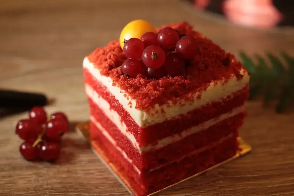 Red Velvet Cheesecake with White Chocolate Ganache