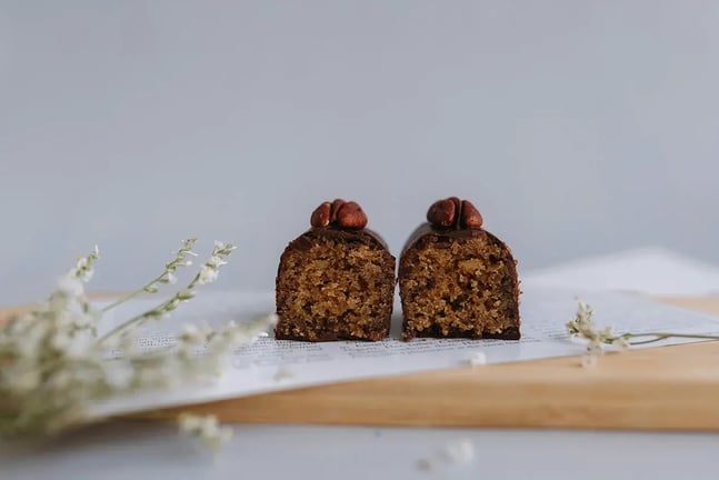 Warm Oven Cakes and Desserts to Comfort You Before the Onset of Winter