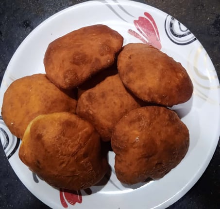 What are Mangalore Buns and a Quick Dessert Recipe to Make Them