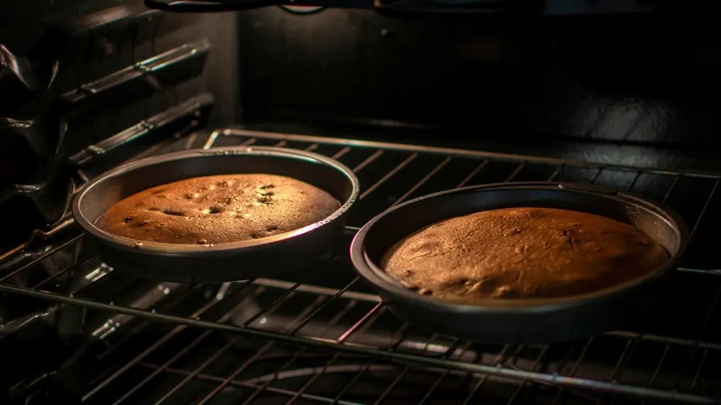 Cake Sinking In Middle Reasons