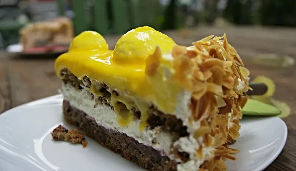 You Must Try This Dreamy Italian Limoncello Mascarpone Cake for Your Next Event - Limoncello Mascarpone Cake 1