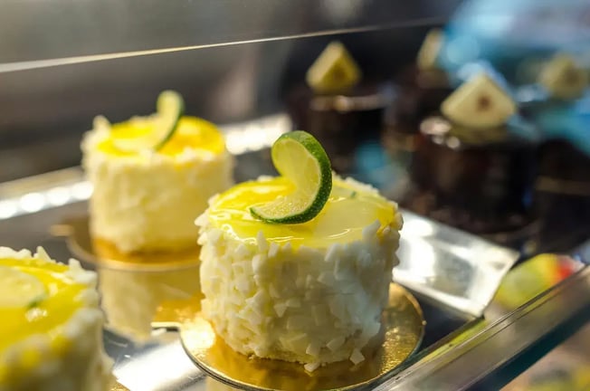 You Must Try This Dreamy Italian Limoncello Mascarpone Cake for Your Next Event
