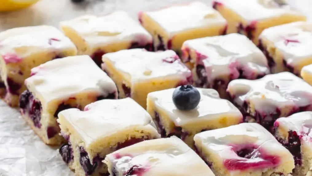 How To Make Tangy And Zesty Lemon Blueberry Blondies