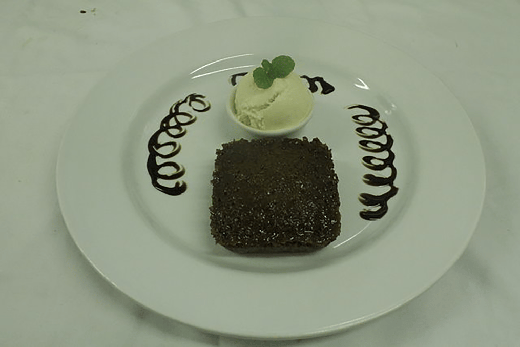 malva-pudding-with-ice-cream