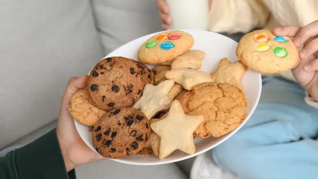 Friendship Bracelet Cookies: A Sweet Gift Idea For Childhood Besties