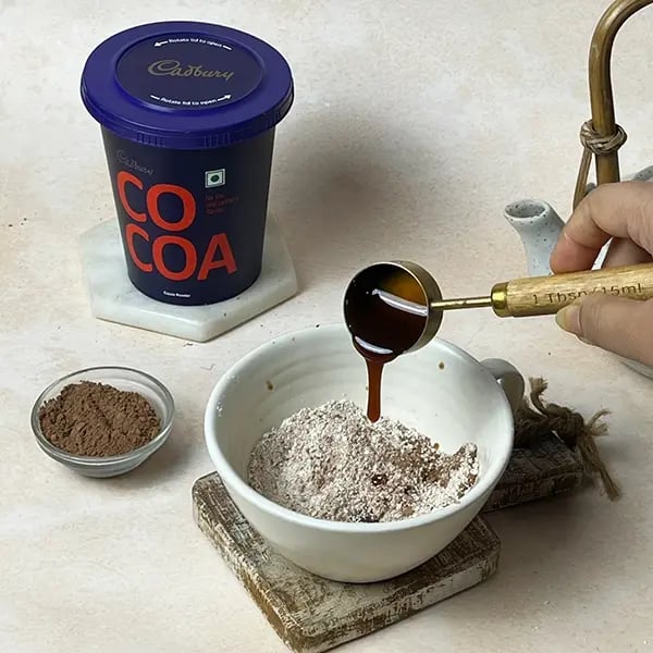 2 Minute Oats Cocoa Mugcake - Next add vanilla essence