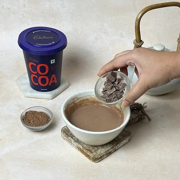 2 Minute Oats Cocoa Mugcake - Add some chopped chocolates