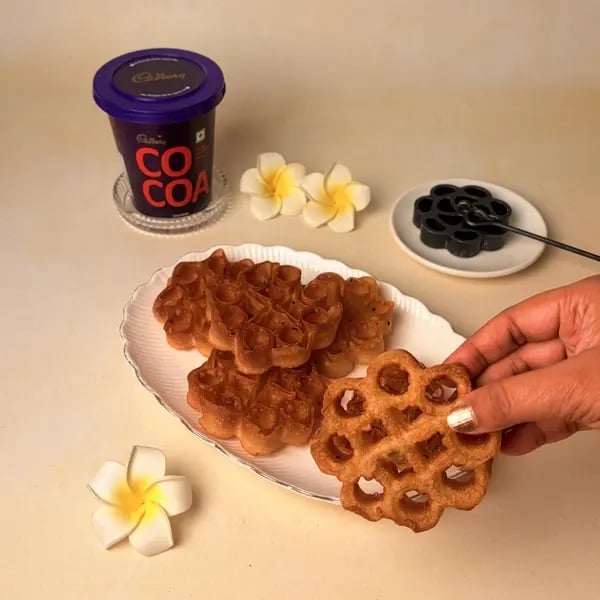 Achappam With Cadbury Cocoa Powder For Onam - Arranged Achappam Serving Plate