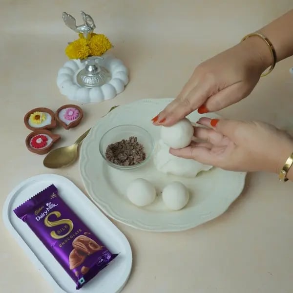 Anarsa Recipe With Dairy Milk Silk: Give This Traditional Diwali Sweet A Gooey Chocolate Center - Sealing Anarsa Ball