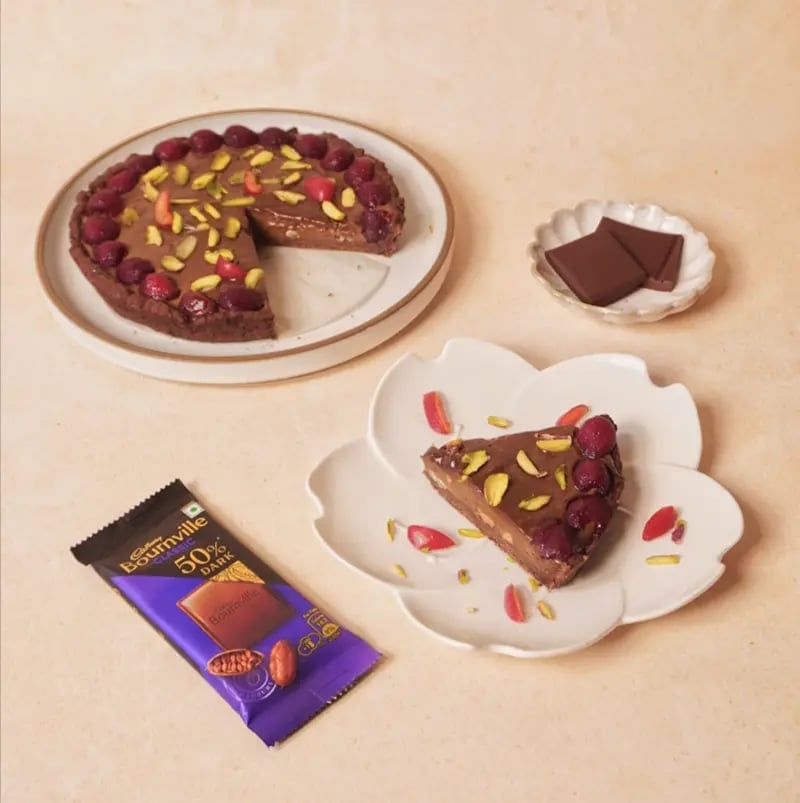 Avocado and Chocolate Bounville Tat with Nuts Recipe