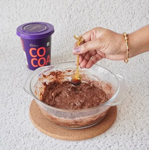 Banana Chocolate Brownies with Cashews - Add vanilla essence