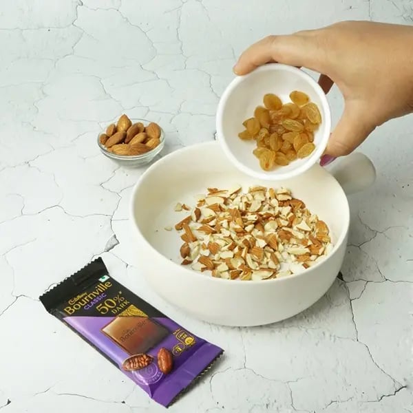 Bournville Almond Bites - Add the raisins