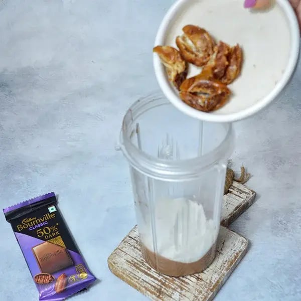 Bournville Cashew Chocolate Mousse - Blend it