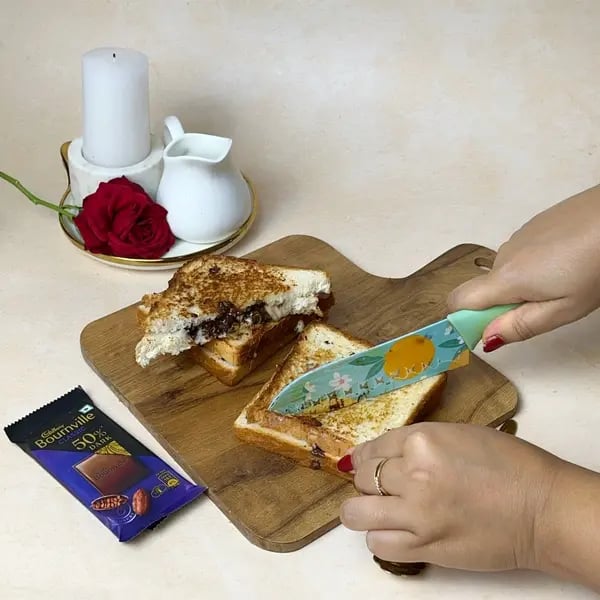 Bournville Cheese Sandwich - Cut Sandwich Triangles