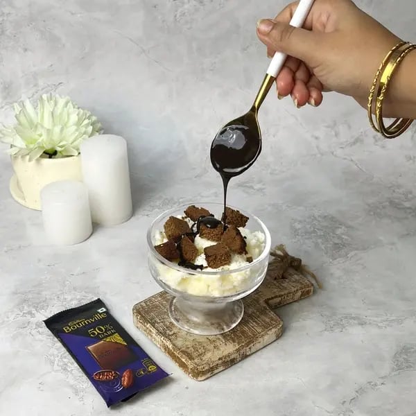 Bournville Chocolate Bingsu - Pour Melted Chocolate All