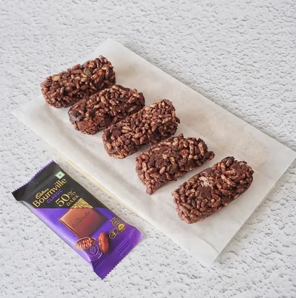 Bournville Chocolate Caramel Puffed Rice Krispie - Remove from the mould and place on parchment paper