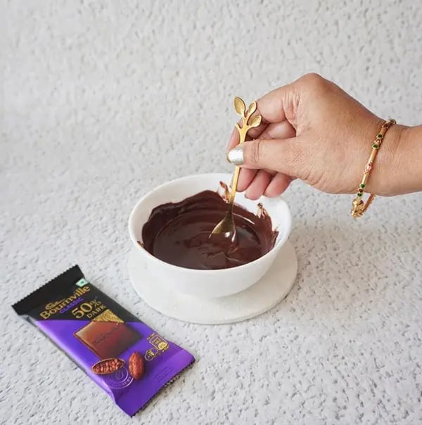Bournville Chocolate Covered Grape Roses - Melt the chocolate