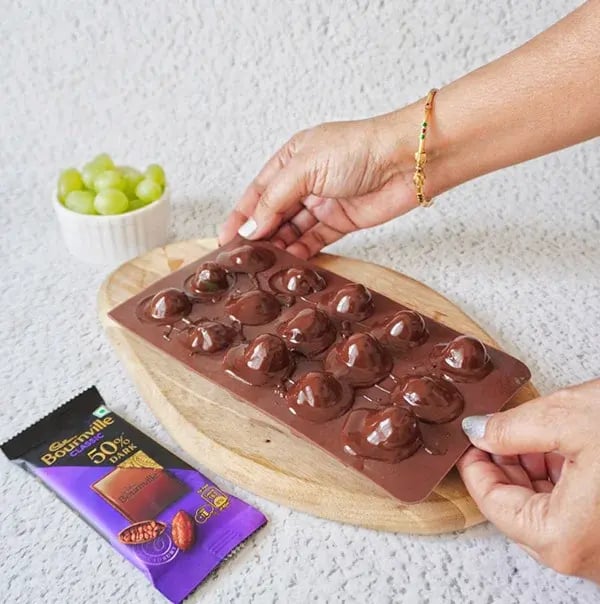 Bournville Chocolate Covered Grape Roses - Refrigerate the molds