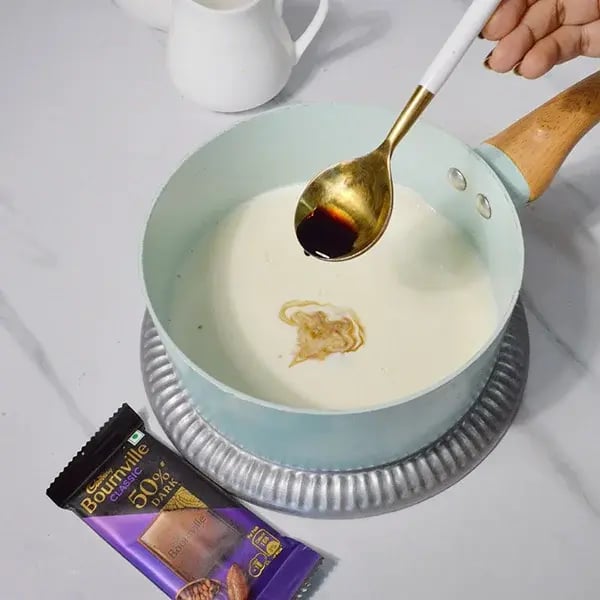 Bournville Chocolate Custard Cream - Combine milk and vanilla extract