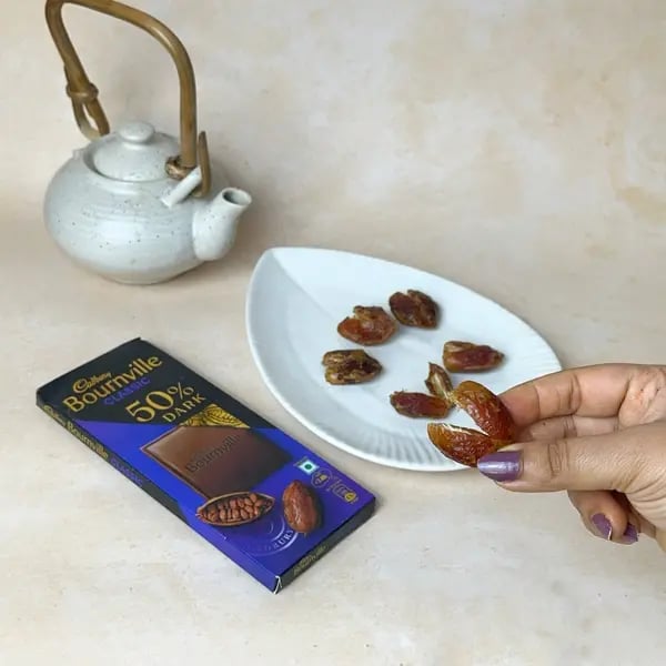 Bournville Chocolate Date Heart - Flattening Date