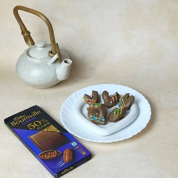 Bournville Chocolate Date Heart - Ready To Eat Hearts