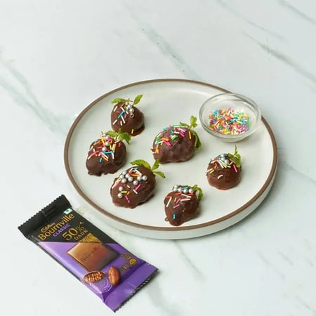 Bournville Chocolate Dipped Strawberries