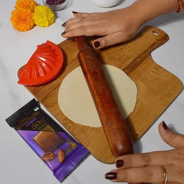 Bournville Chocolate Dipped Tutti Frutti Gujiya - Roll it