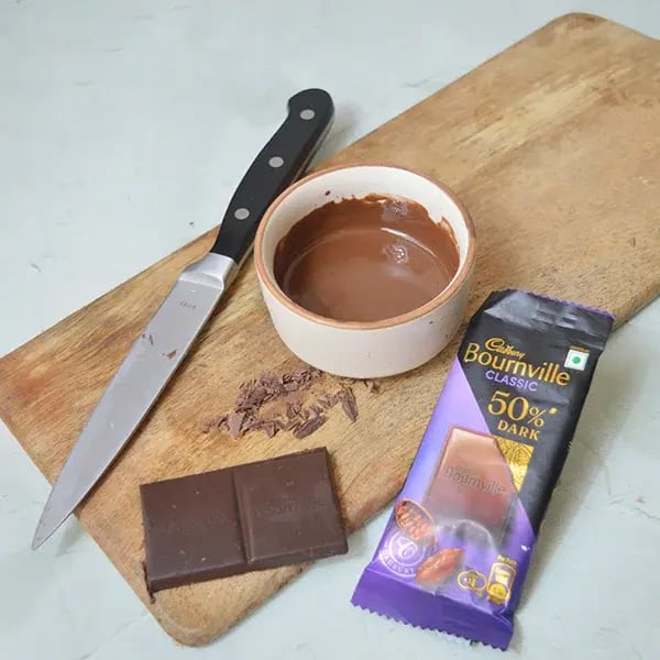 bournville-chocolate-frosting-step1
